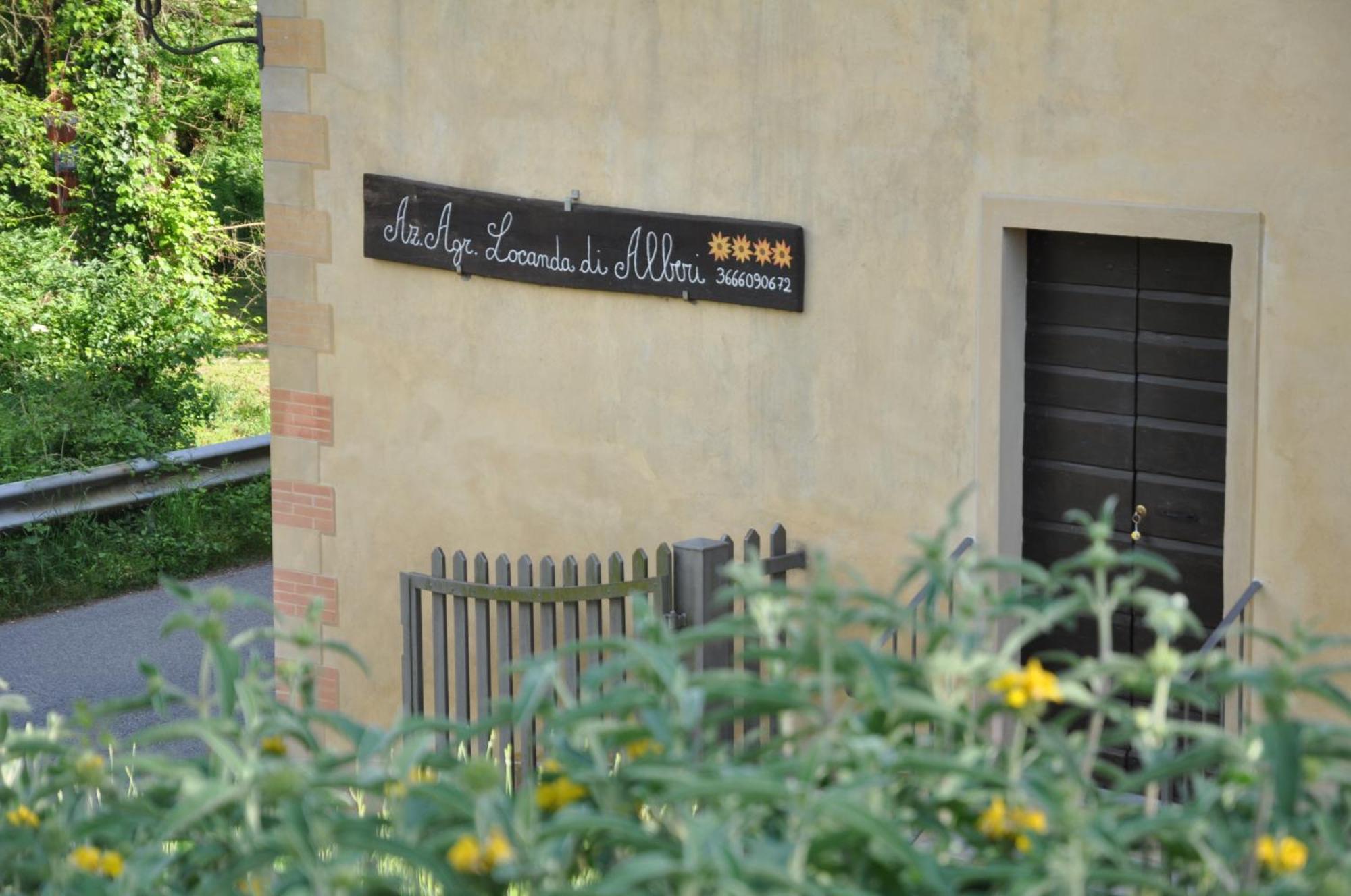 Locanda Di Alberi ボルゴ・サン・ロレンツォ エクステリア 写真